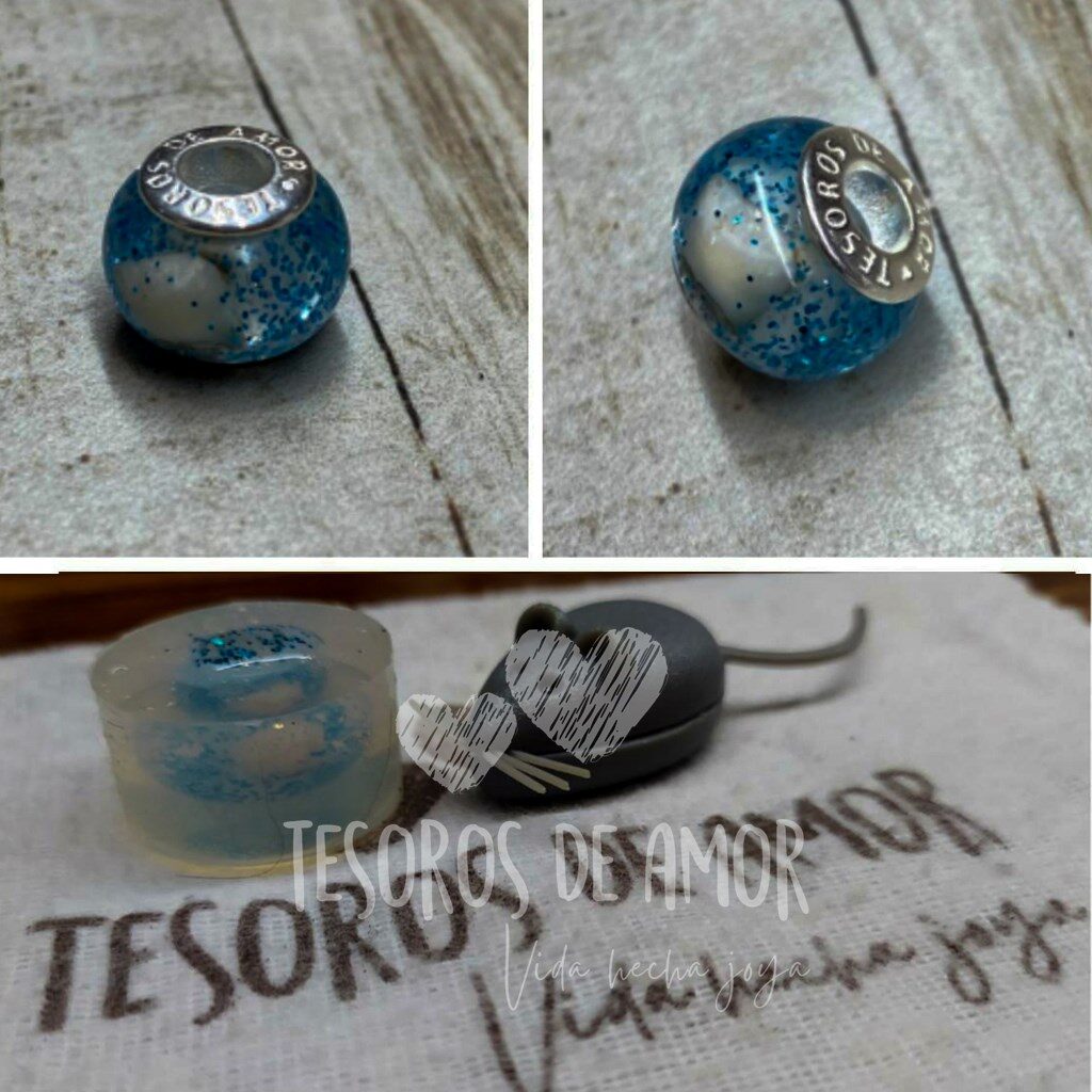 Charm plata liso con diente y glitter
