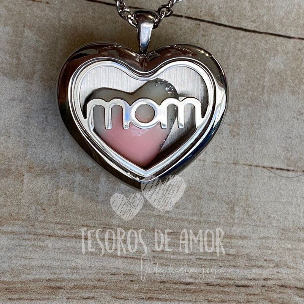 Relicario mom con figura de leche corazón y glitter