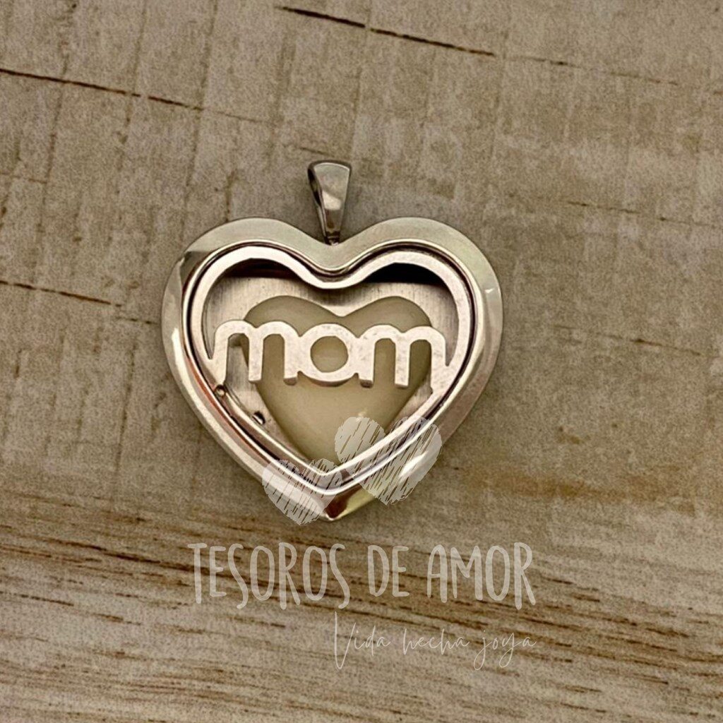 Relicario mom con figura de leche corazón