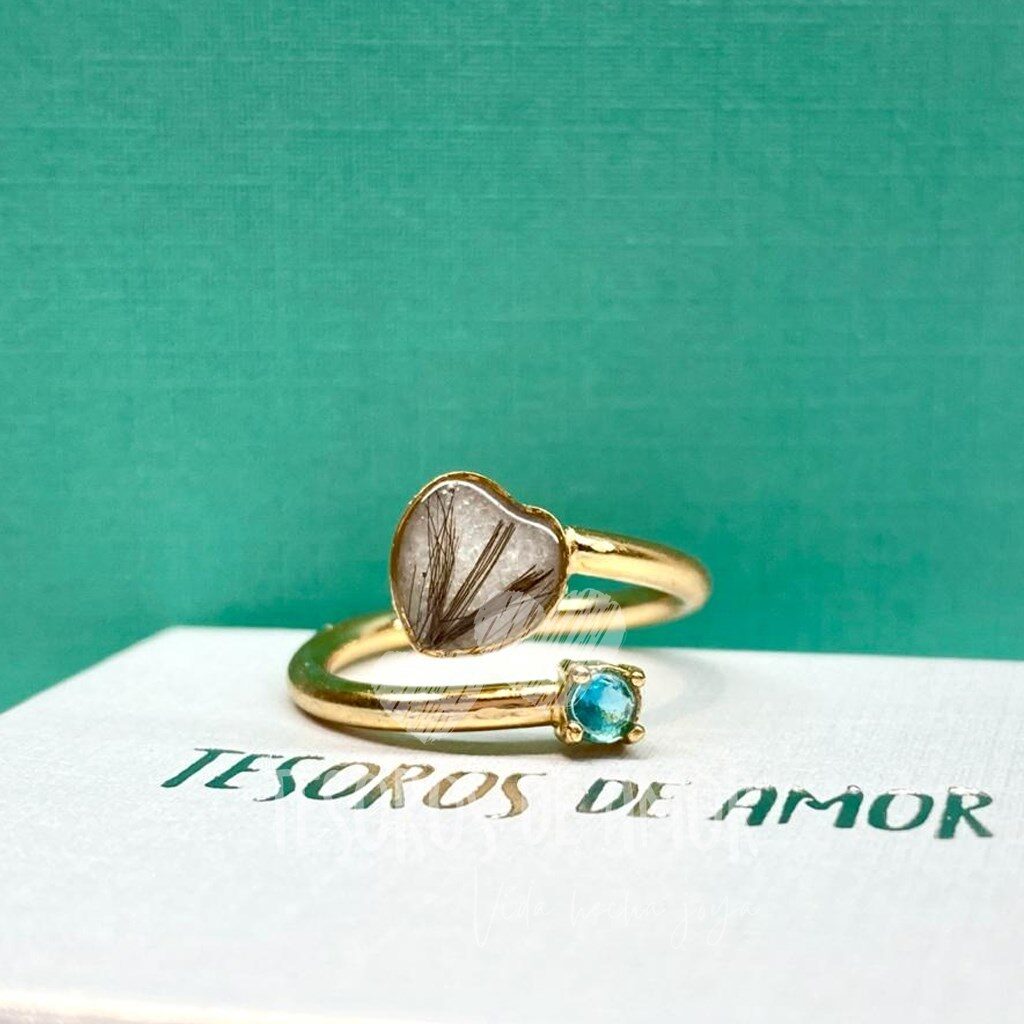 Anillo corazón chapa de oro con cabello